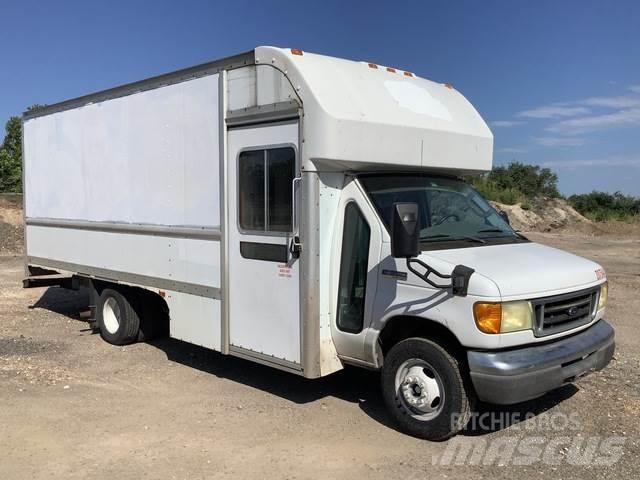 Ford E-350 Furgonetas de caja cerrada