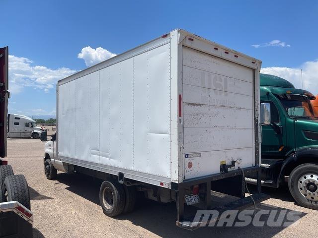 Ford E-350 Camiones caja cerrada