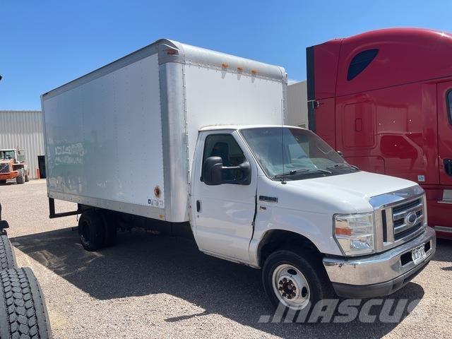 Ford E-350 Camiones caja cerrada