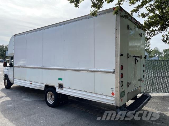 Ford E-350 Camiones caja cerrada