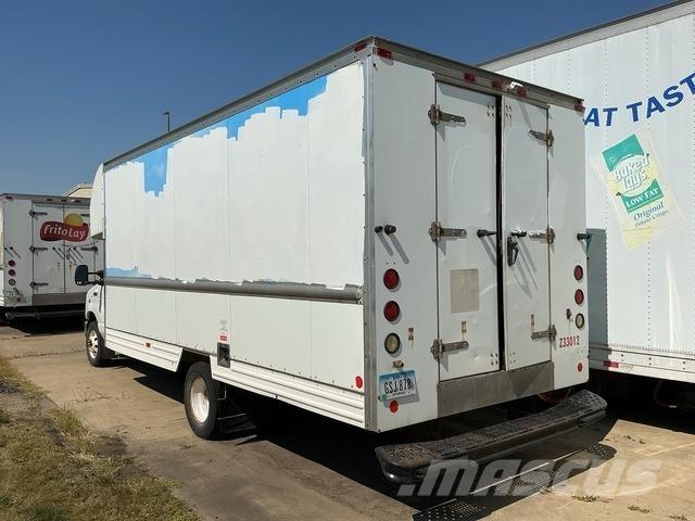 Ford E-350 Camiones caja cerrada