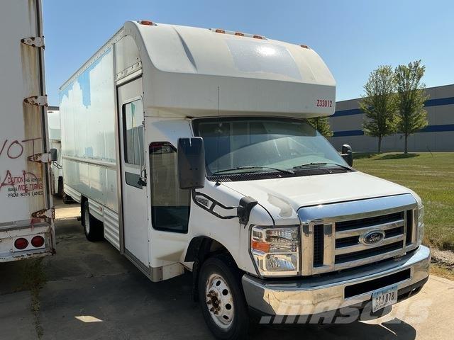 Ford E-350 Camiones caja cerrada