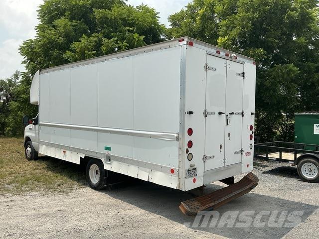 Ford E-350 Furgonetas de caja cerrada