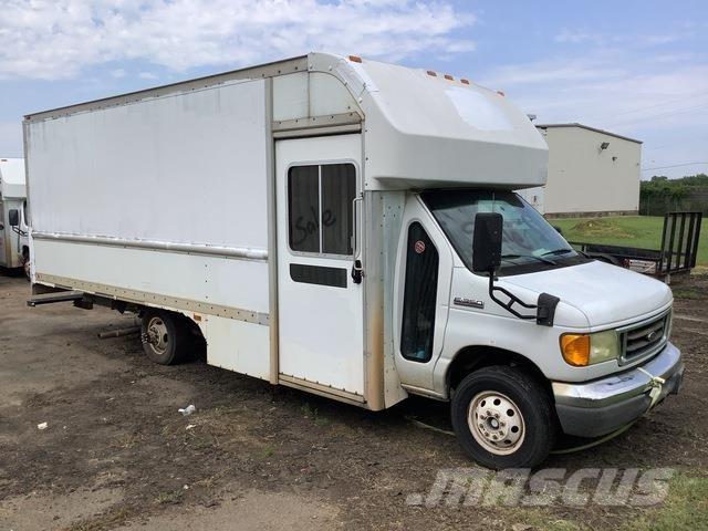 Ford E-350 Furgonetas de caja cerrada