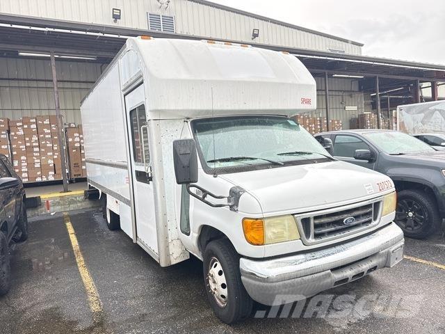 Ford E-350 Furgonetas de caja cerrada