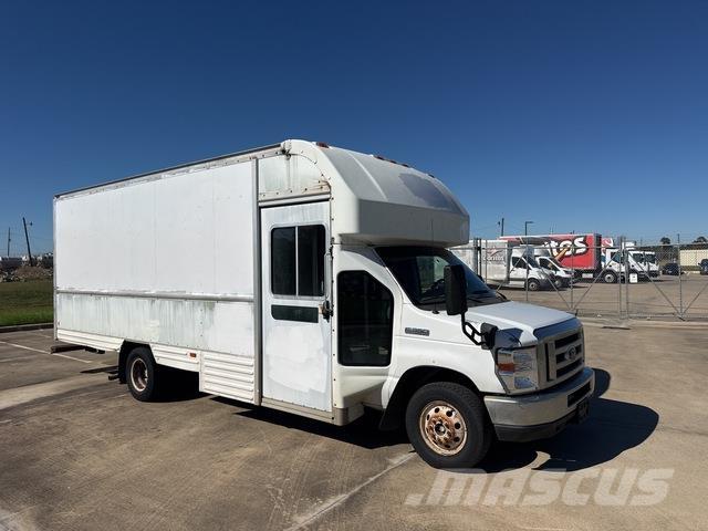 Ford E-350 Camiones caja cerrada