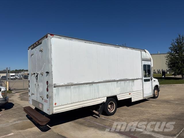 Ford E-350 Camiones caja cerrada