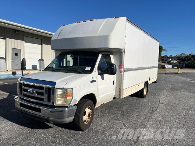 Ford E-350 Camiones caja cerrada