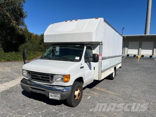 Ford E-350 Camiones caja cerrada