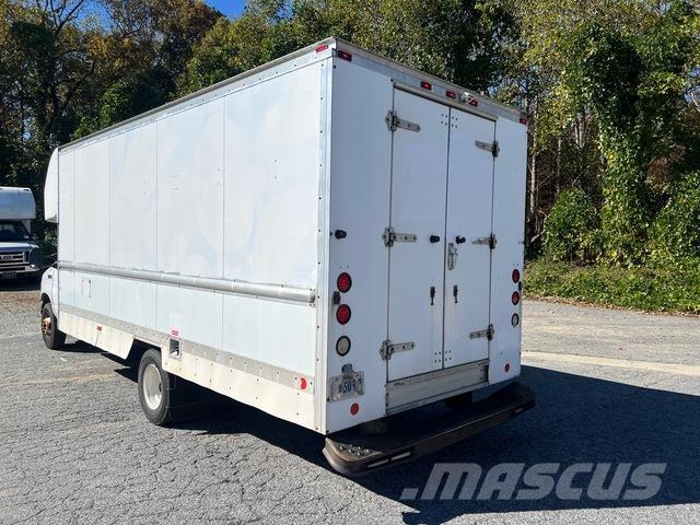 Ford E-350 Camiones caja cerrada