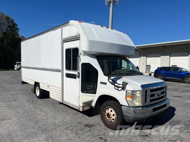 Ford E-350 Camiones caja cerrada