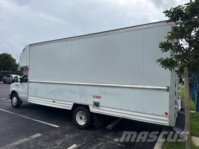 Ford E-350 Camiones caja cerrada