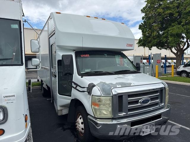Ford E-350 Camiones caja cerrada