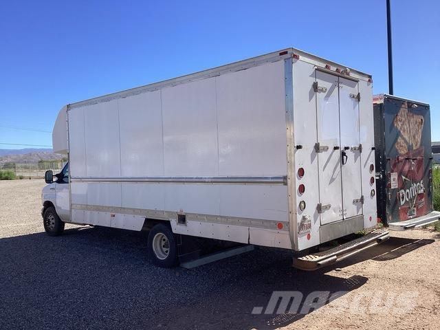 Ford E-350 Camiones caja cerrada