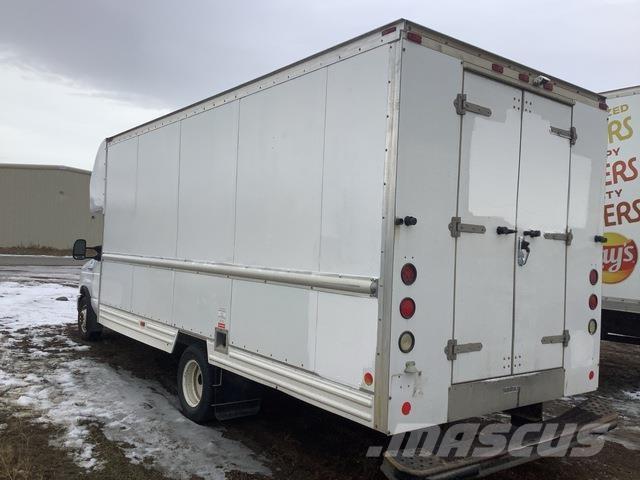 Ford E-350 Furgonetas de caja cerrada