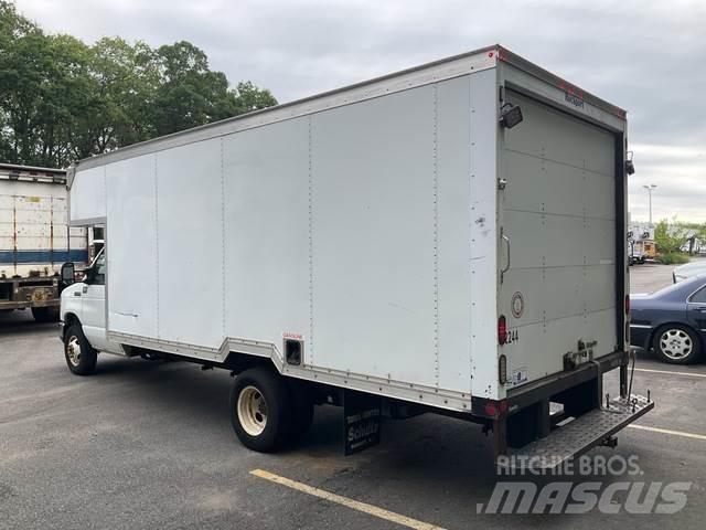 Ford E-450 Camiones caja cerrada