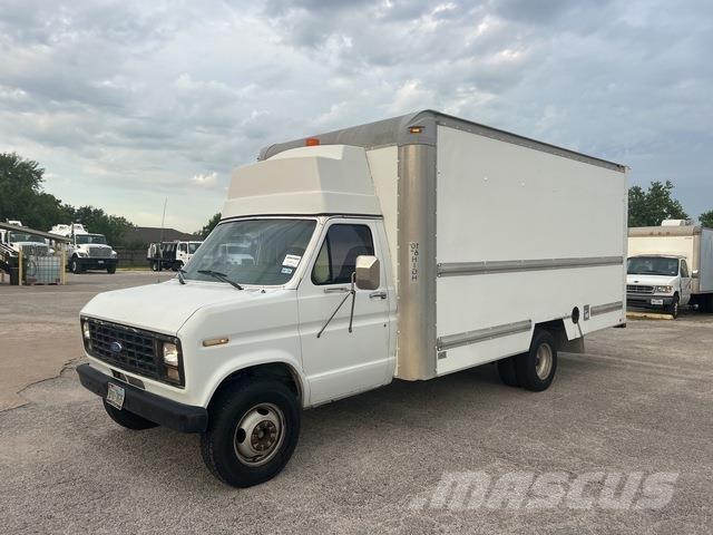 Ford E350 Camiones caja cerrada