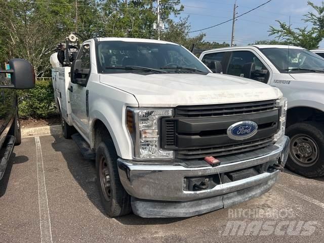 Ford F-250 Vehículos - Taller