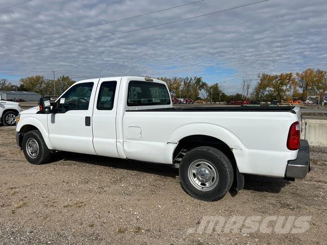 Ford F-250 Furgonetas caja abierta