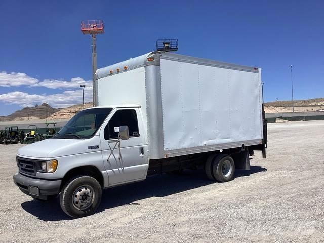 Ford F-350 Camiones caja cerrada
