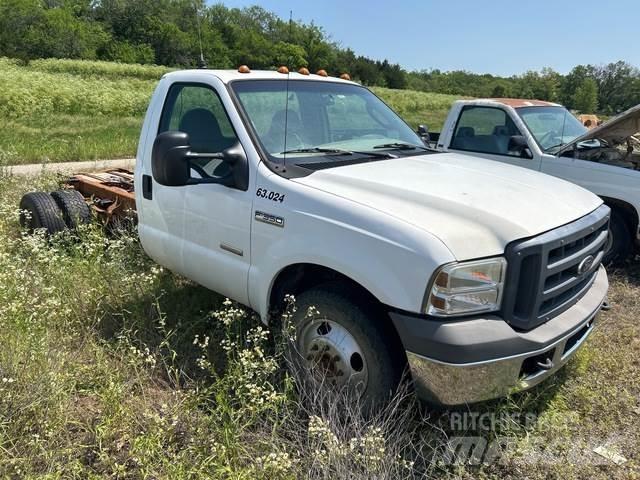 Ford F-350 Cabinas e interior