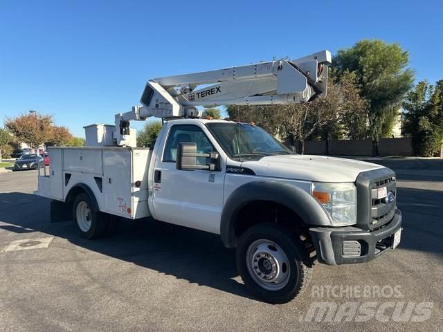 Ford F-550 Plataformas sobre camión