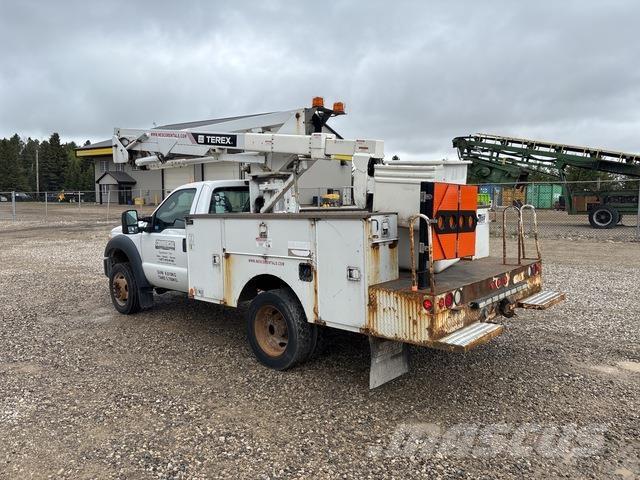 Ford F-550 Plataformas sobre camión