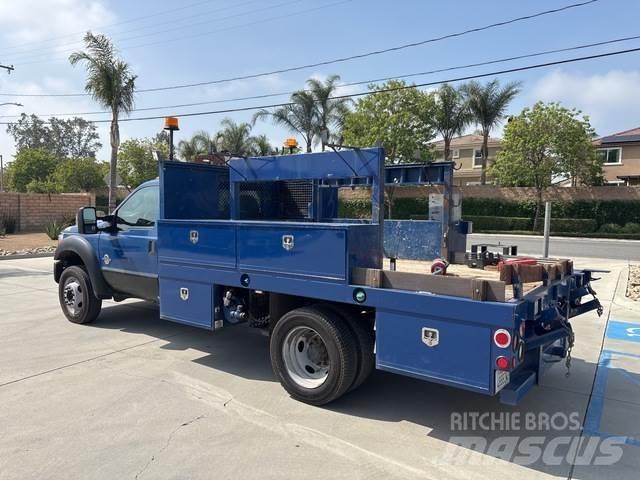 Ford F-550 Furgonetas caja abierta