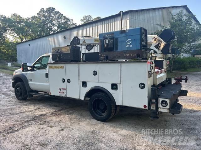 Ford F-550 Vehículos - Taller