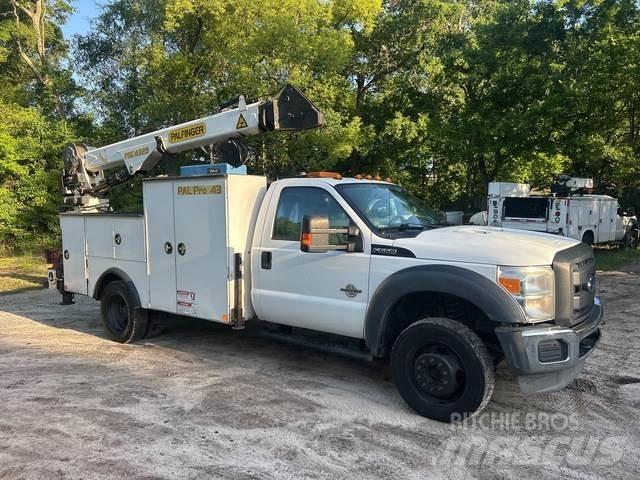 Ford F-550 Vehículos - Taller