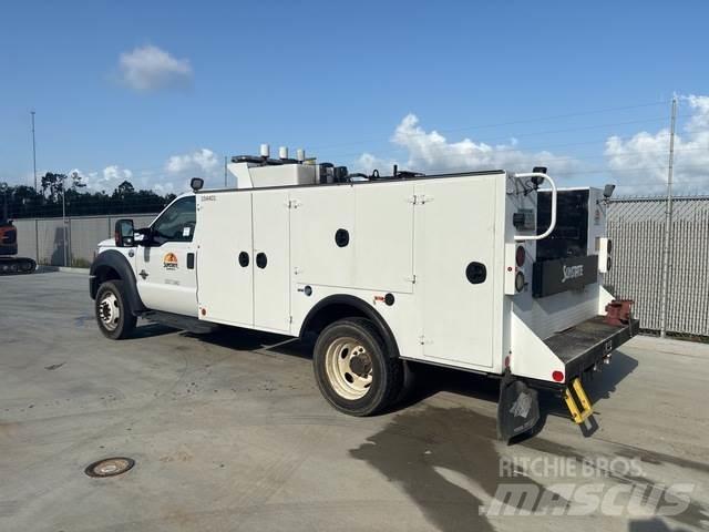 Ford F-550 Vehículos - Taller