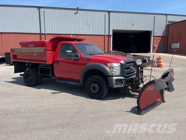 Ford F-550 Láminas y cuñas quitanieves