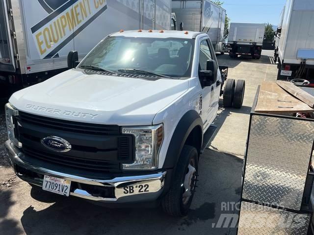 Ford F-550 Cabinas e interior