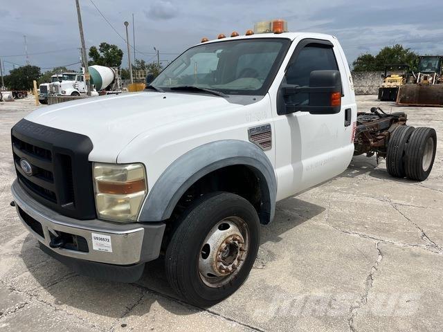 Ford F-550 Cabinas e interior