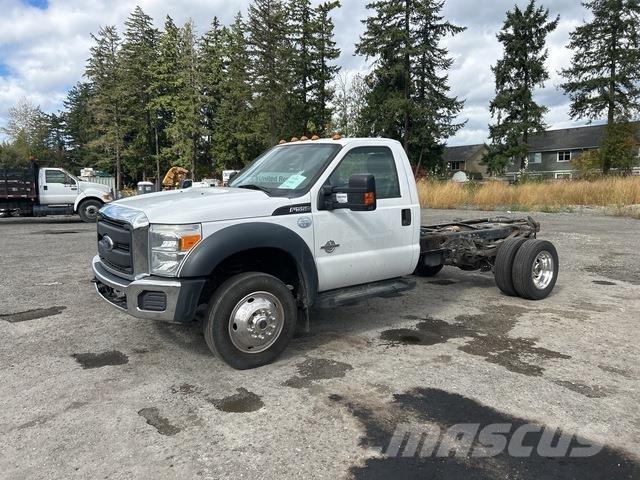 Ford F-550 Cabinas e interior