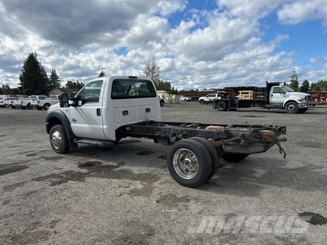 Ford F-550 Cabinas e interior