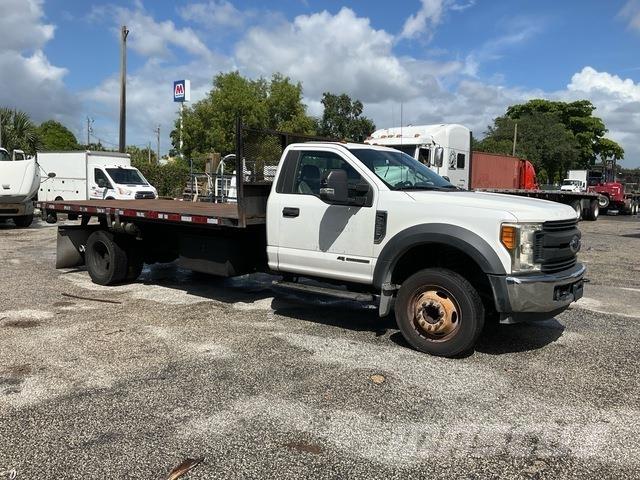 Ford F-550 Camiones bañeras basculantes o volquetes