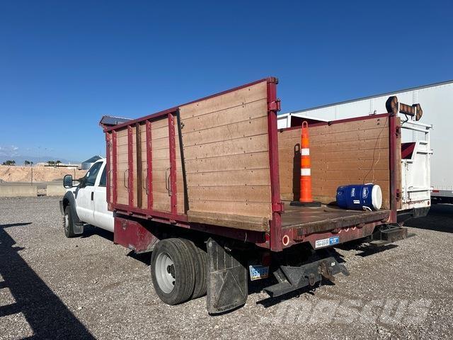 Ford F-550 Camiones bañeras basculantes o volquetes