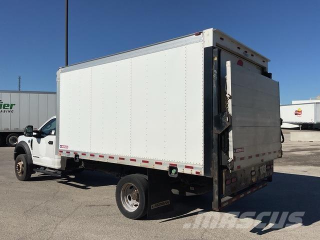 Ford F-550 Camiones caja cerrada