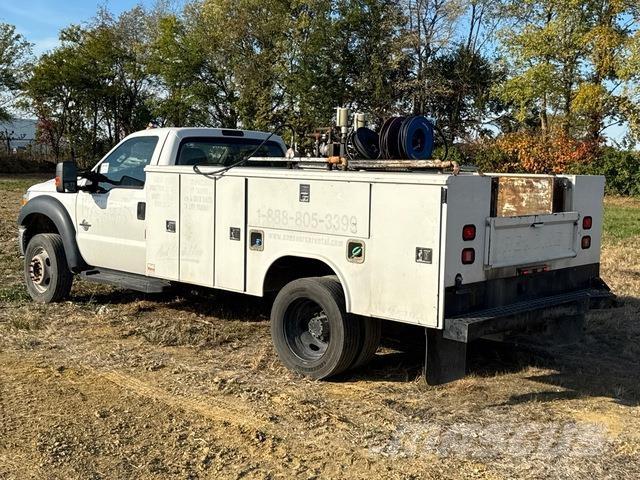 Ford F-550 Vehículos - Taller