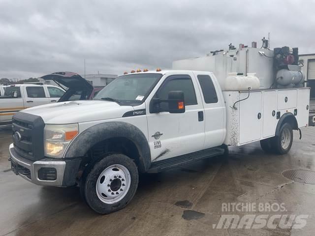 Ford F-550 XL Camiones cisterna