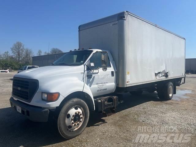 Ford F-650 Camiones caja cerrada