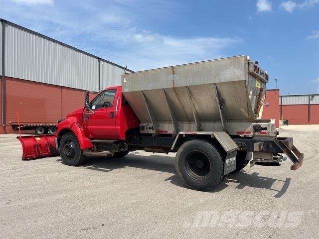 Ford F-650 Láminas y cuñas quitanieves