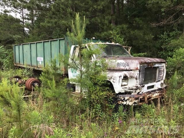 Ford F-700 Camiones bañeras basculantes o volquetes