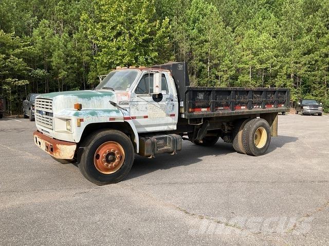 Ford F-700 Camiones bañeras basculantes o volquetes