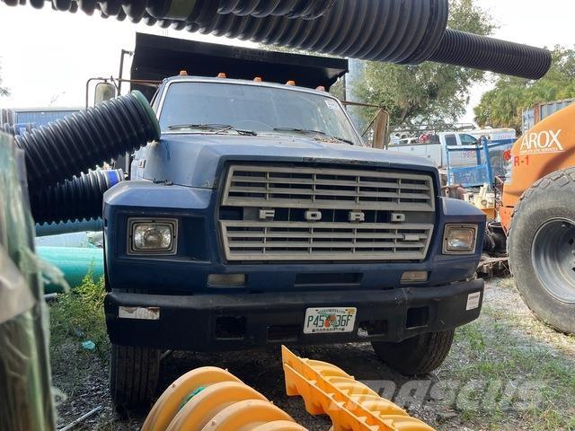 Ford F-700 Camiones bañeras basculantes o volquetes