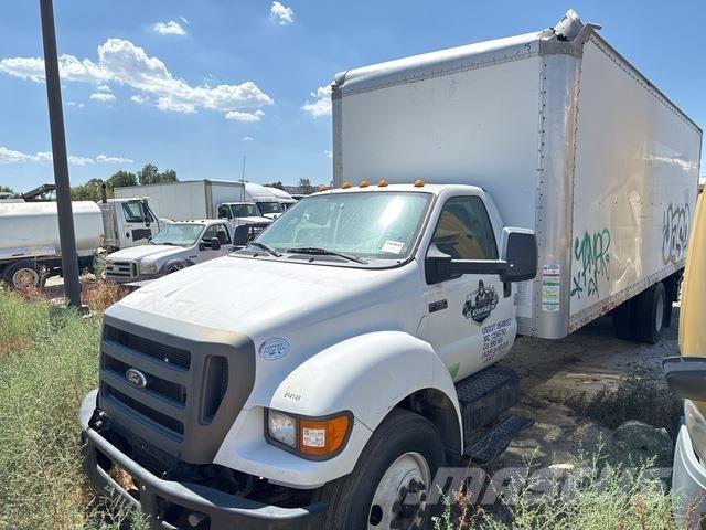 Ford F-750 Camiones caja cerrada