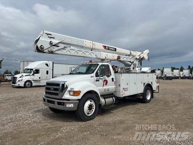 Ford F-750 Plataformas sobre camión