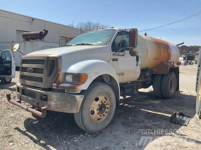 Ford F-750 Camiones cisterna