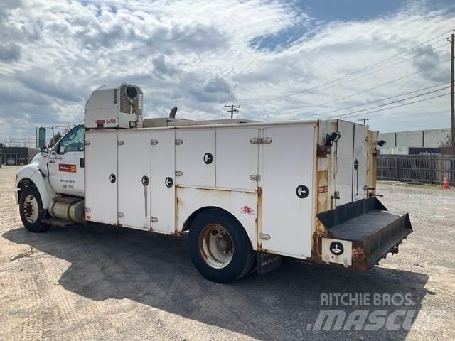 Ford F-750 Vehículos - Taller